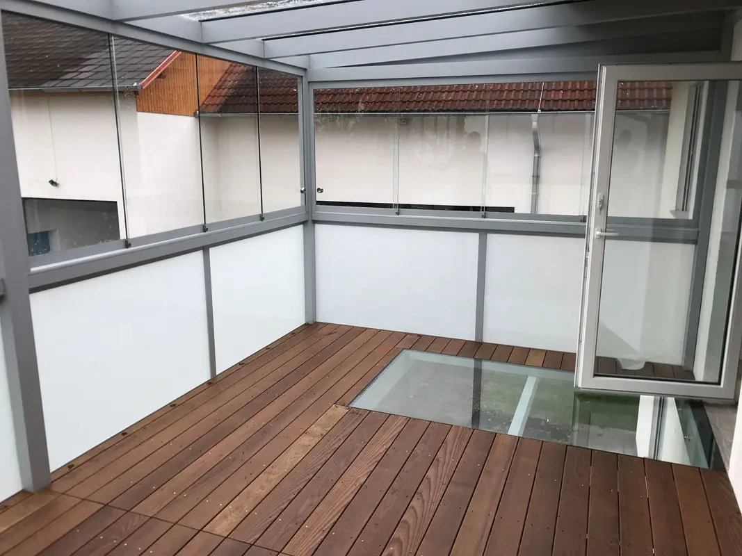 Glasbalkon aus Stahl von Metallbau Danner in Linz