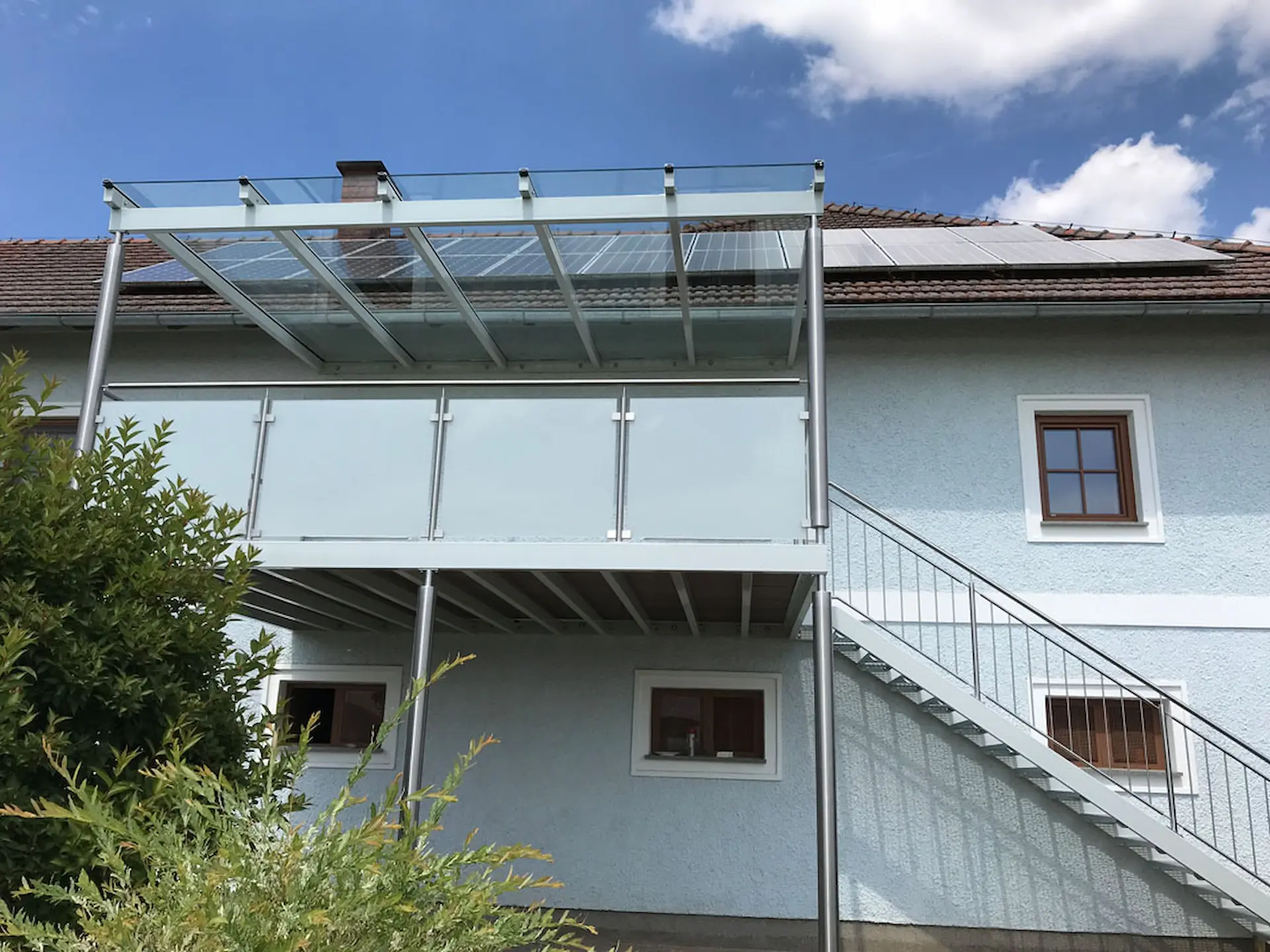 Balkonanbau mit Glasgeländer in Oberösterreich