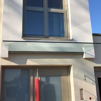 Überdachung aus Metall