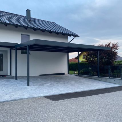 Carport aus Metall