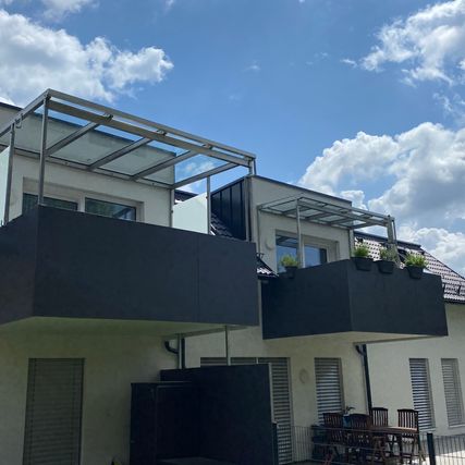 Überdachung aus Metall